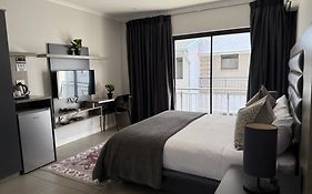 Sandton Guest Room At Middle